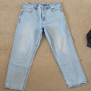 American Eagle Mom Jean Light Denim Wash Women's Size 12 Short